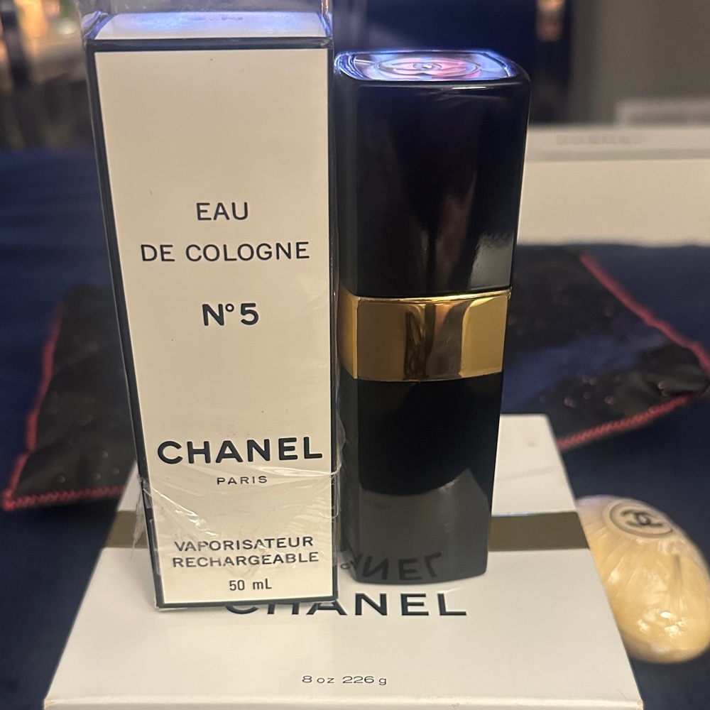 CHANEL No. 5 Eau de Cologne Black and Gold Bottle